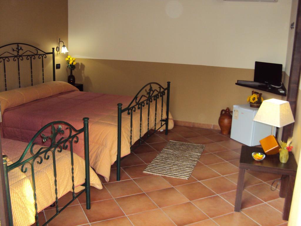 Agriturismo Il Pozzo Antico Mascali Buitenkant foto