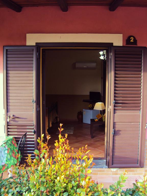 Agriturismo Il Pozzo Antico Mascali Kamer foto