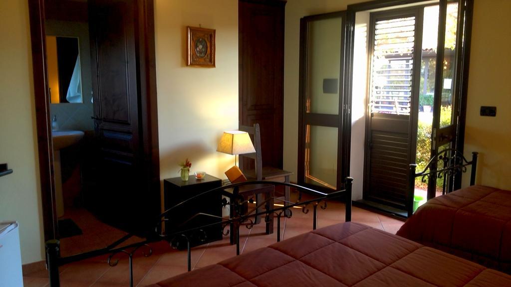 Agriturismo Il Pozzo Antico Mascali Buitenkant foto