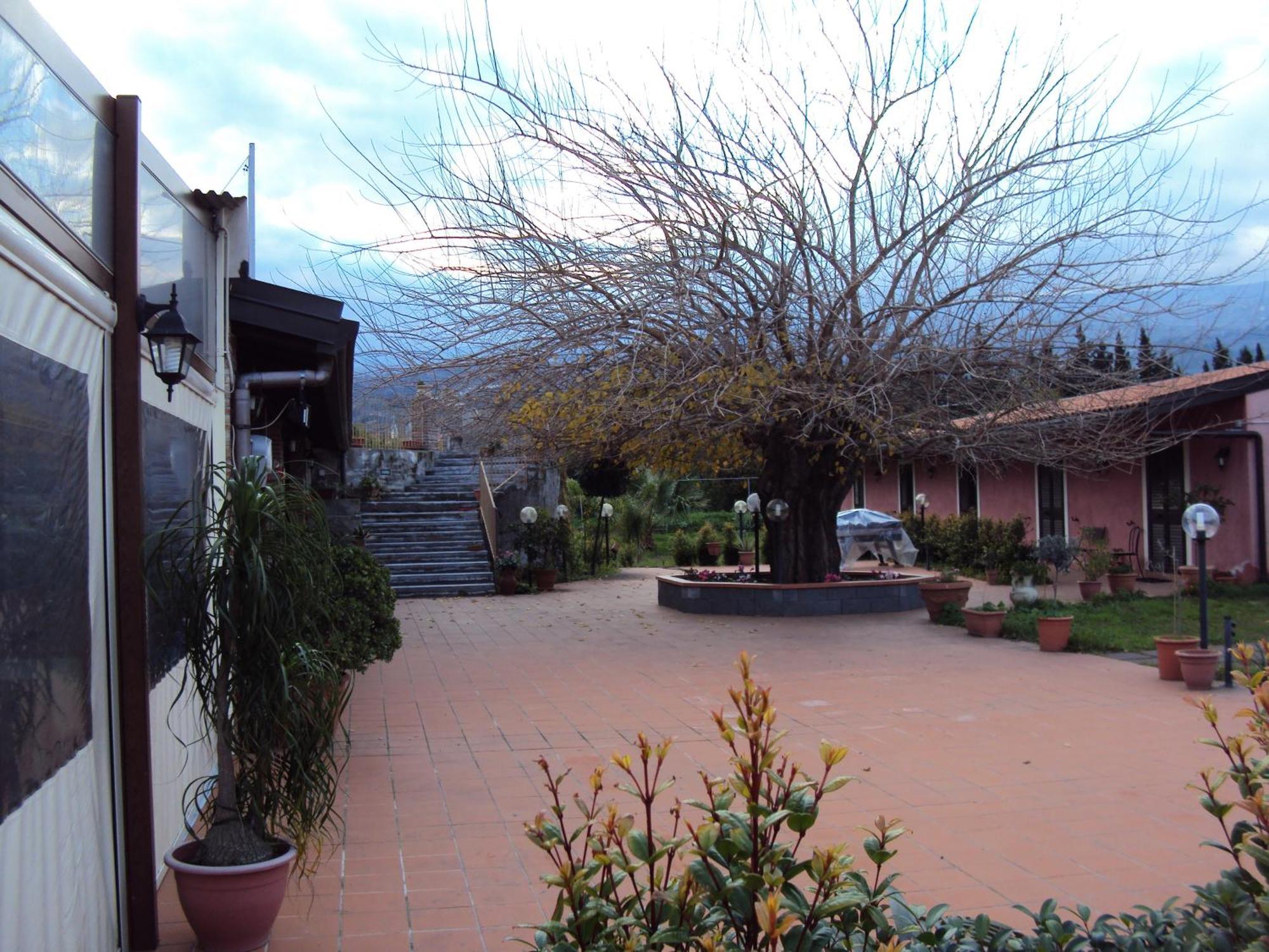 Agriturismo Il Pozzo Antico Mascali Buitenkant foto