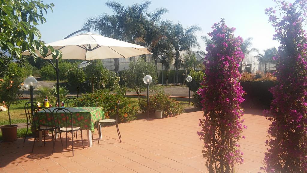Agriturismo Il Pozzo Antico Mascali Buitenkant foto