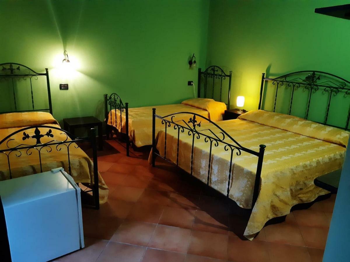Agriturismo Il Pozzo Antico Mascali Buitenkant foto