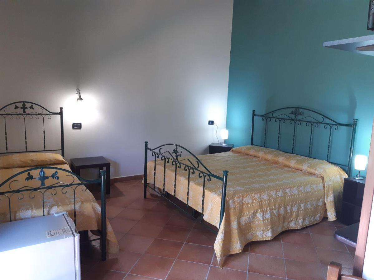 Agriturismo Il Pozzo Antico Mascali Buitenkant foto